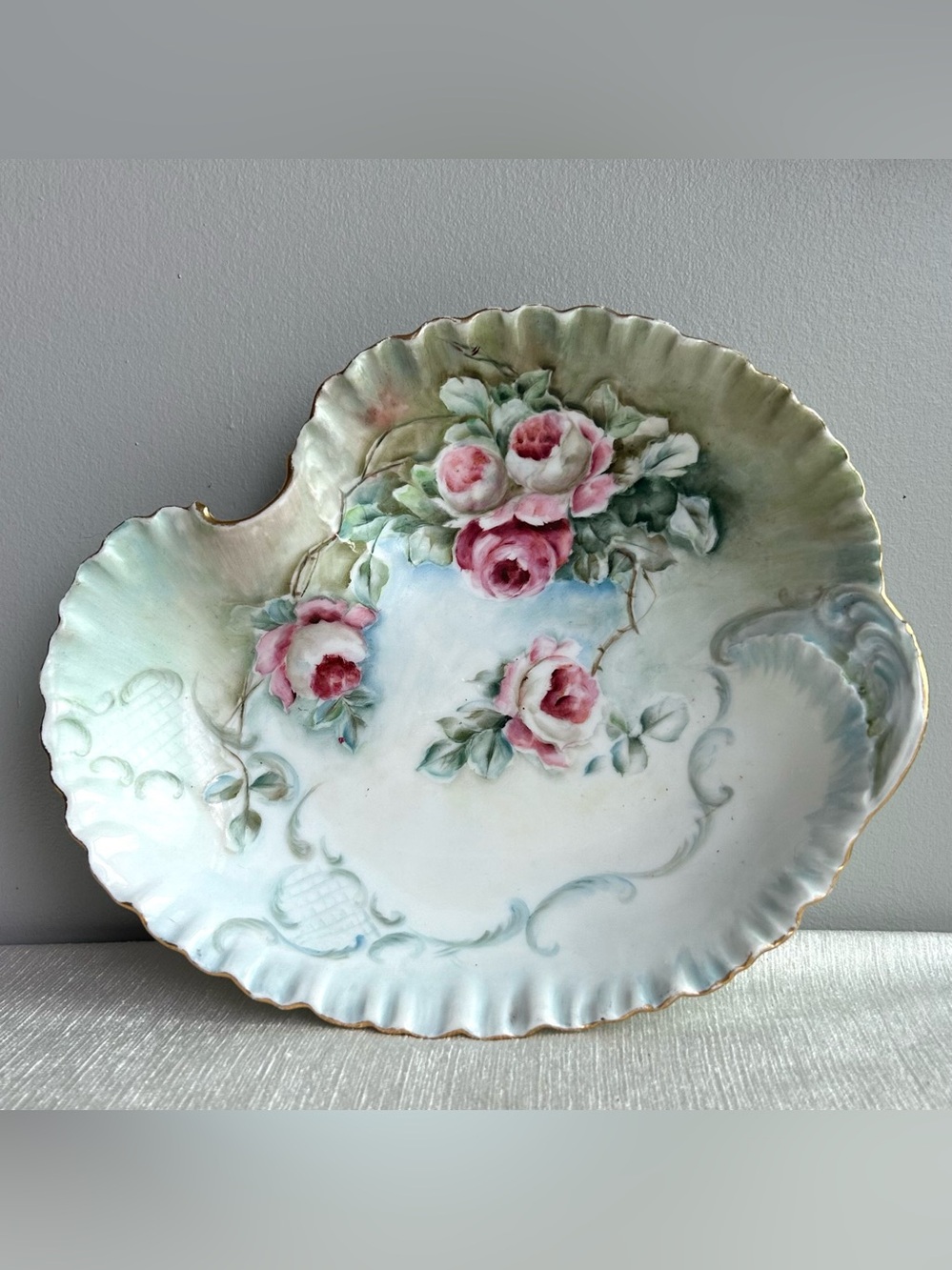 LIMOGES hand-painted antique rose porcelain dish ⭐️⭐️⭐️⭐️⭐️